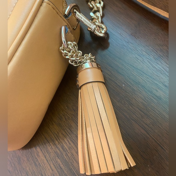 Michael Kors NWT Quilted Leather Camera Bag - Picture 14 of 16